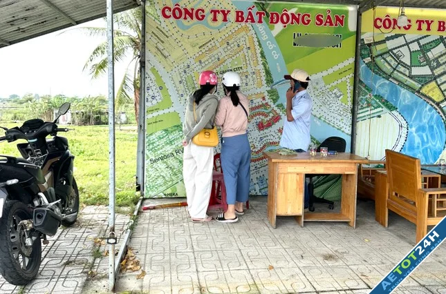 Đổ xô tìm mua nhà đất vùng giáp ranh trước tin đồn sáp nhập-1.webp